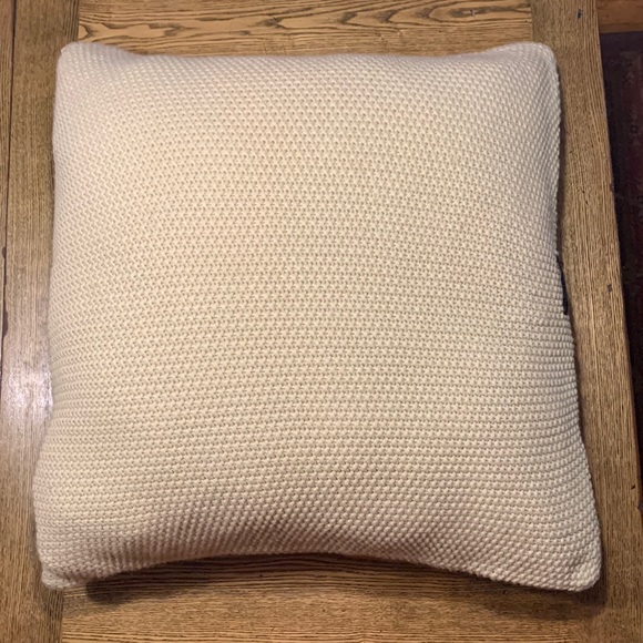 2/$25 Xtra Large Donna Karan Pillow Sham - Picture 1 of 5